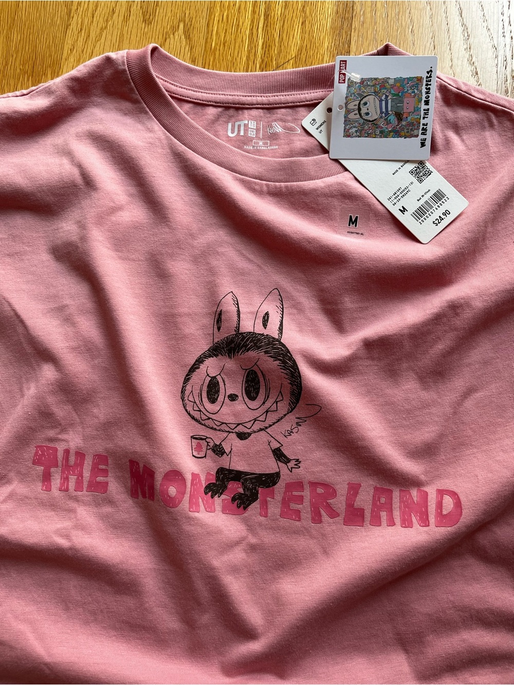 NWT Uniqlo Popmart Labubu Pink 'The Monsterland' Graphic Short Sleeve Tee Medium - Picture 9 of 12